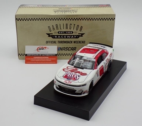 ** Damaged See Pictures ** Josh Berry / Dale Jr Dual Autographed 2021 Tire Pros Throwback 1:24 Nascar Diecast ** Damaged See Pictures ** Josh Berry / Dale Jr Dual Autographed 2021 Tire Pros Throwback 1:24 Nascar Diecast