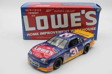 **Damaged See Pictures** Mike Skinner 1997 #31 Lowes / Suzuka Circuit 1:24 Nascar Diecast **Damaged See Pictures** Mike Skinner 1997 #31 Lowes / Suzuka Circuit 1:24 Nascar Diecast