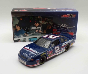 ** With Picture of Driver Autographing Diecast ** Johnny Sauter Autographed 2002 ACDelco 1:24 Nascar Diecast ** With Picture of Driver Autographing Diecast ** Johnny Sauter Autographed 2002 ACDelco 1:24 Nascar Diecast 