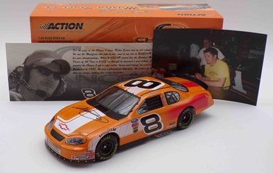 ** With Picture of Driver Autographing Diecast ** Martin Truex Jr. Autographed 2003 Chance 2 / Richie Evans 1:24 Nascar Diecast ** With Picture of Driver Autographing Diecast **Martin Truex Jr. Autographed 2003 Chance 2 / Richie Evans 1:24 Nascar Diecast 